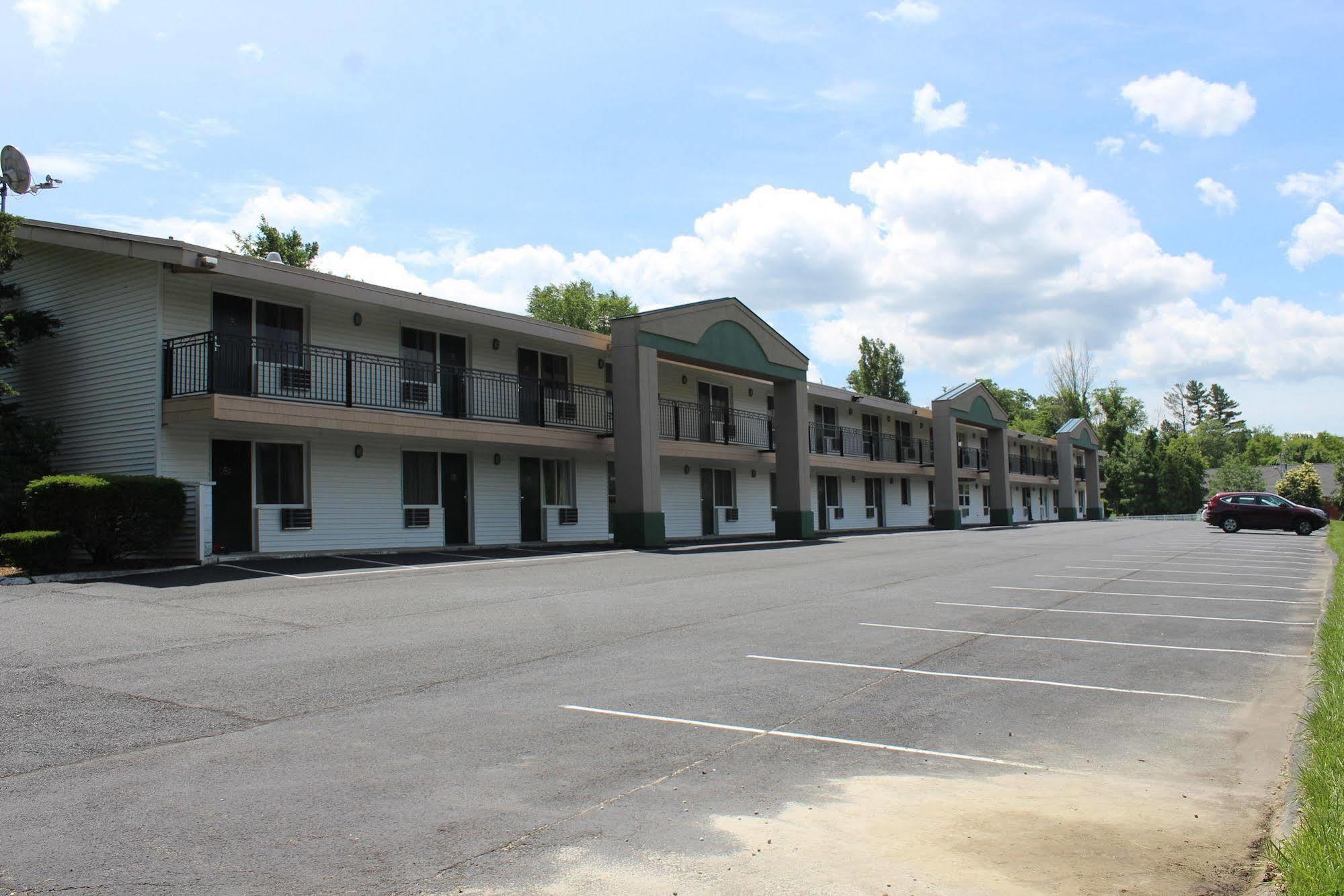 Days Inn By Wyndham Lenox Ma المظهر الخارجي الصورة