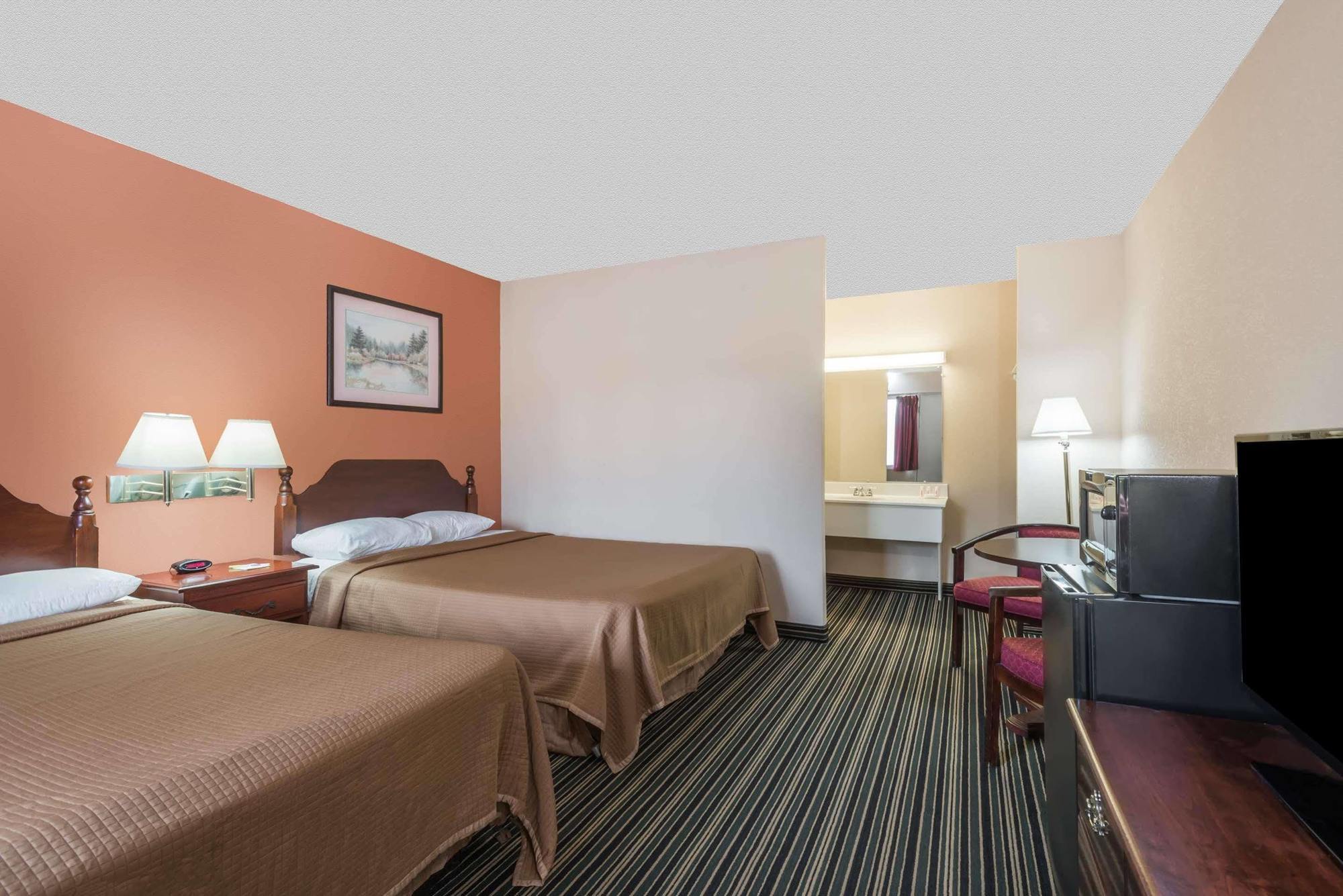 Days Inn By Wyndham Lenox Ma المظهر الخارجي الصورة