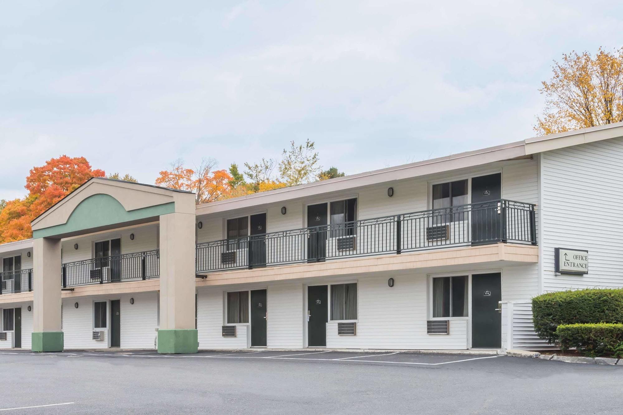 Days Inn By Wyndham Lenox Ma المظهر الخارجي الصورة