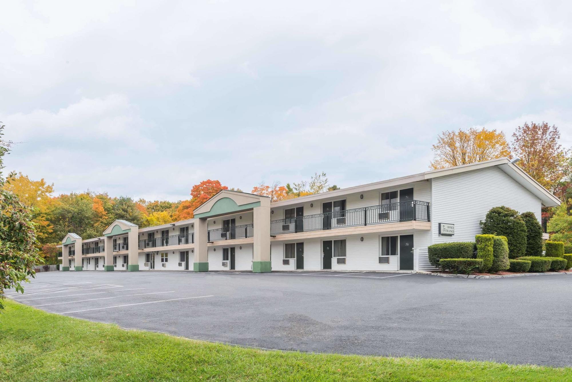 Days Inn By Wyndham Lenox Ma المظهر الخارجي الصورة